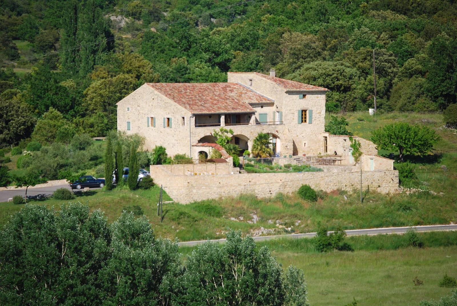 Loue beau mas avec piscine - 8 chambres - 8 SDB - 20 couchages - Labastide-de-Virac (07)