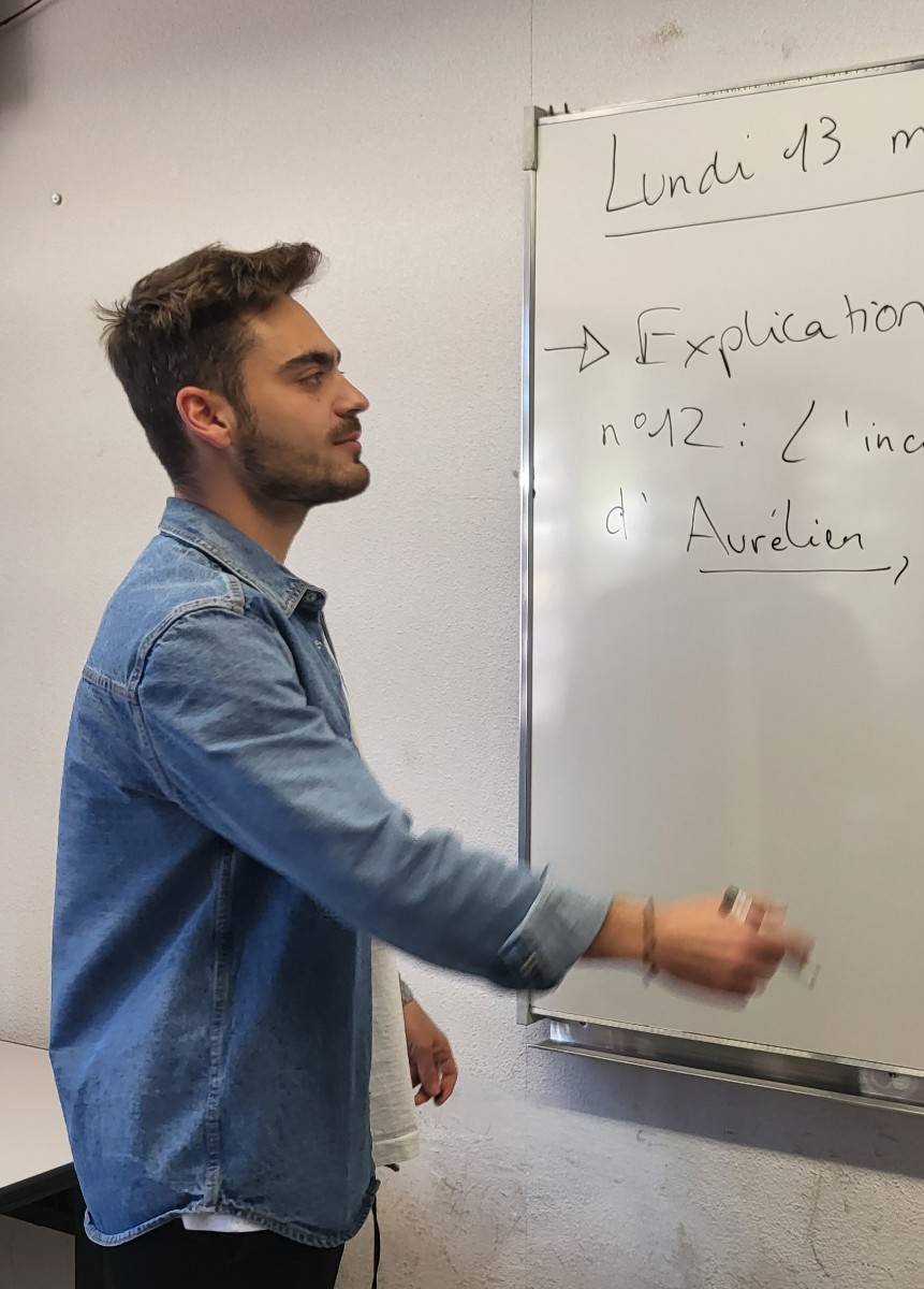 Professeur agrégé propose des cours particuliers de Français / Latin sur Versailles