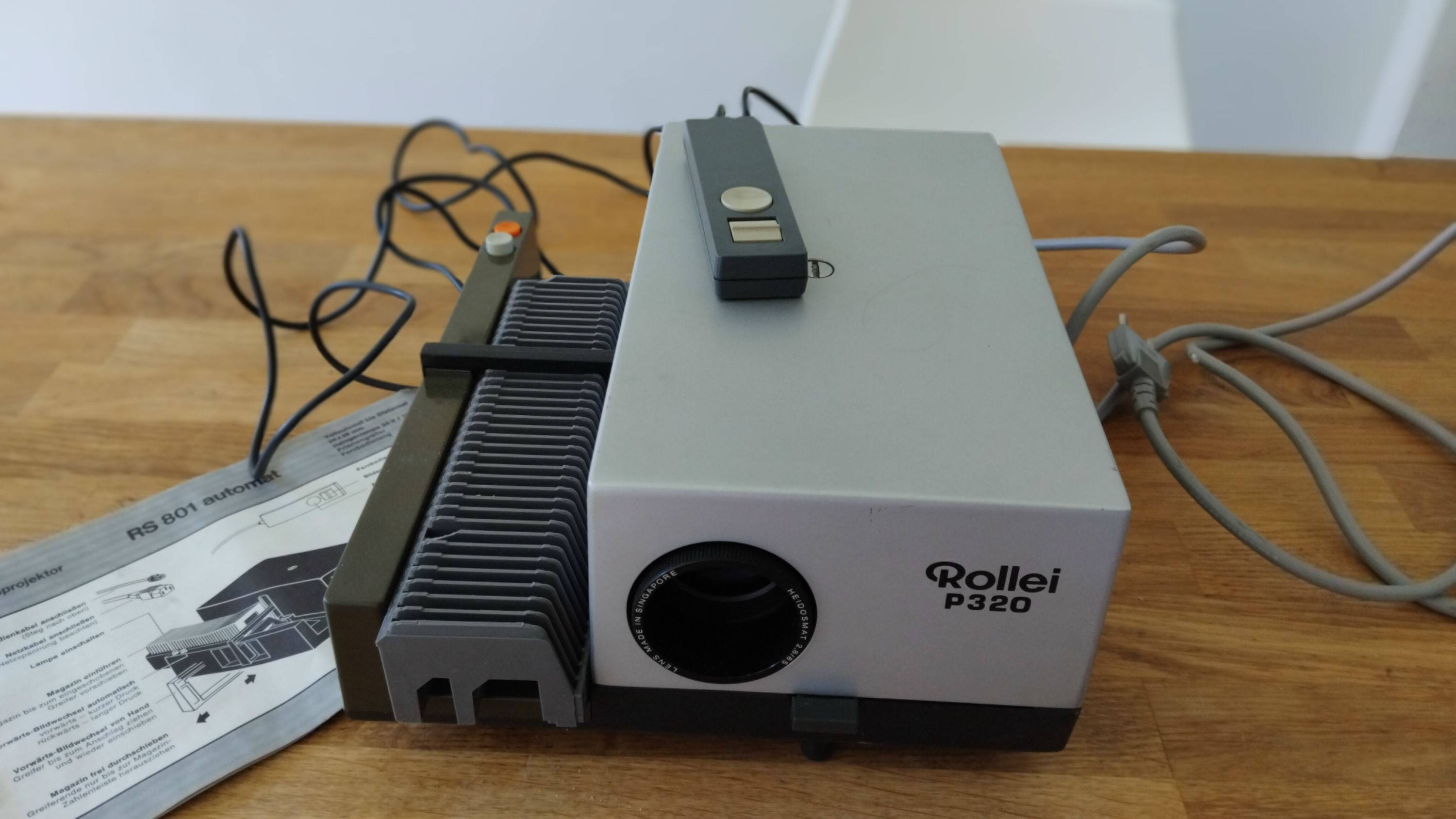 Projecteur de diapos ROLLEI P320 avec télécommande, parfait état
