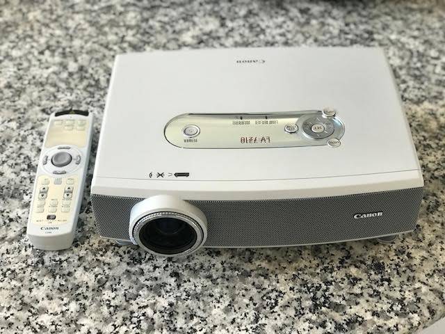 Projecteur multimédia CANON LV-7210 état presque neuf