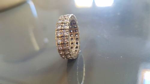 Propose très belle bague 46 diamants