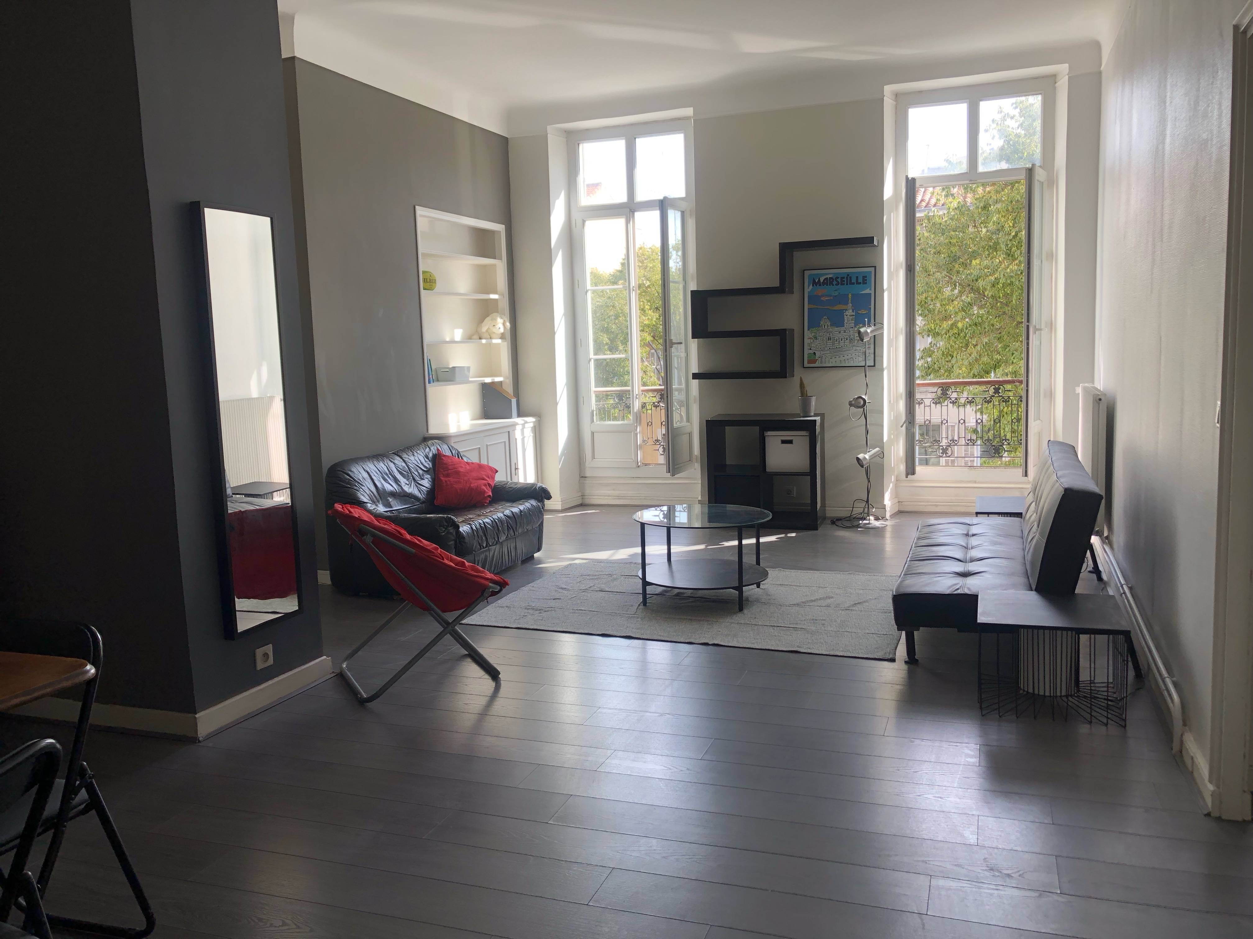 Propose appartement 98m² meublé 2 chambres libre 15/08/2025 Marseille 6ème (Bd Baille)