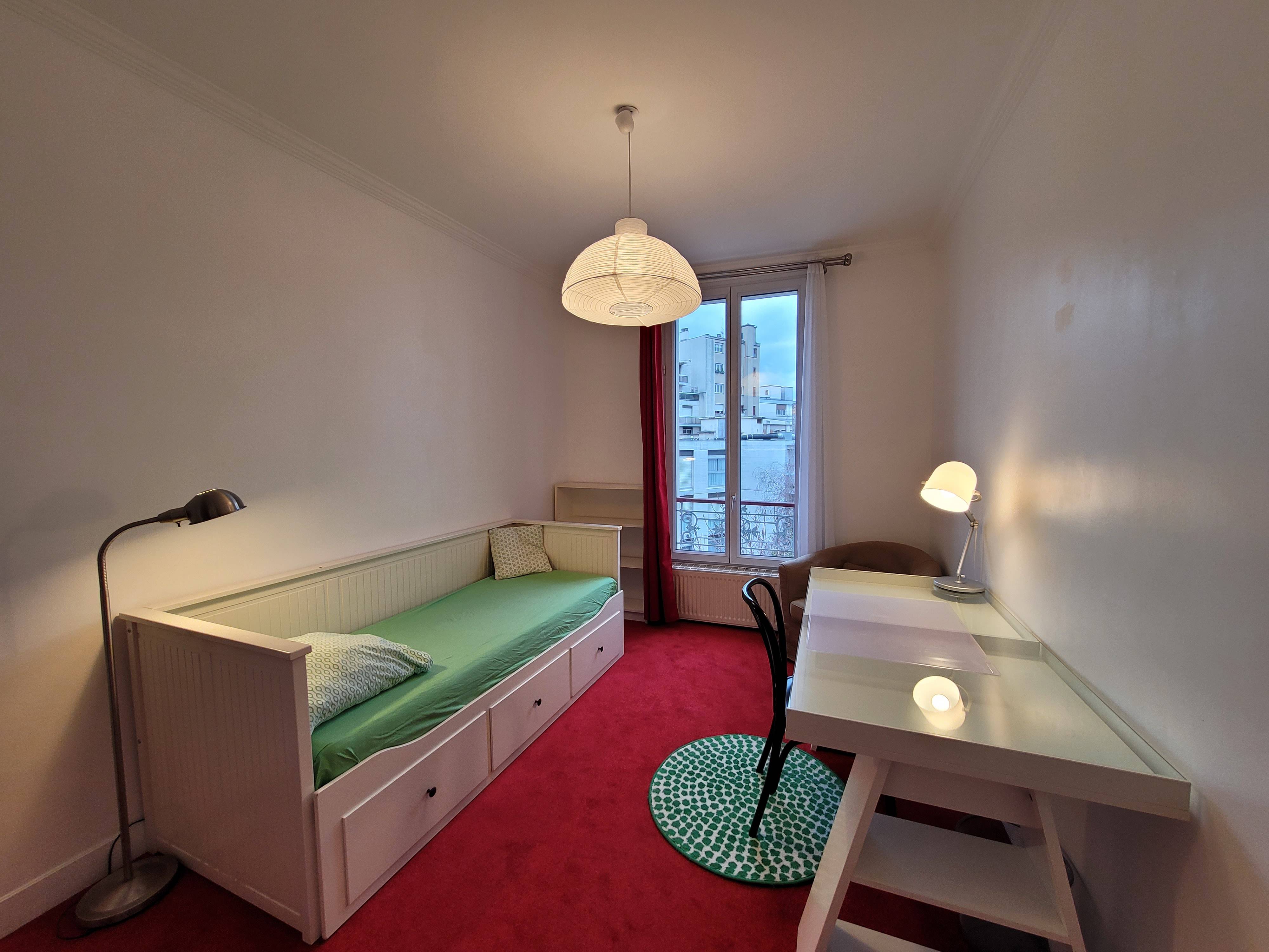 Propose Chambre meublée 13m² en colocation - Paris 16ème