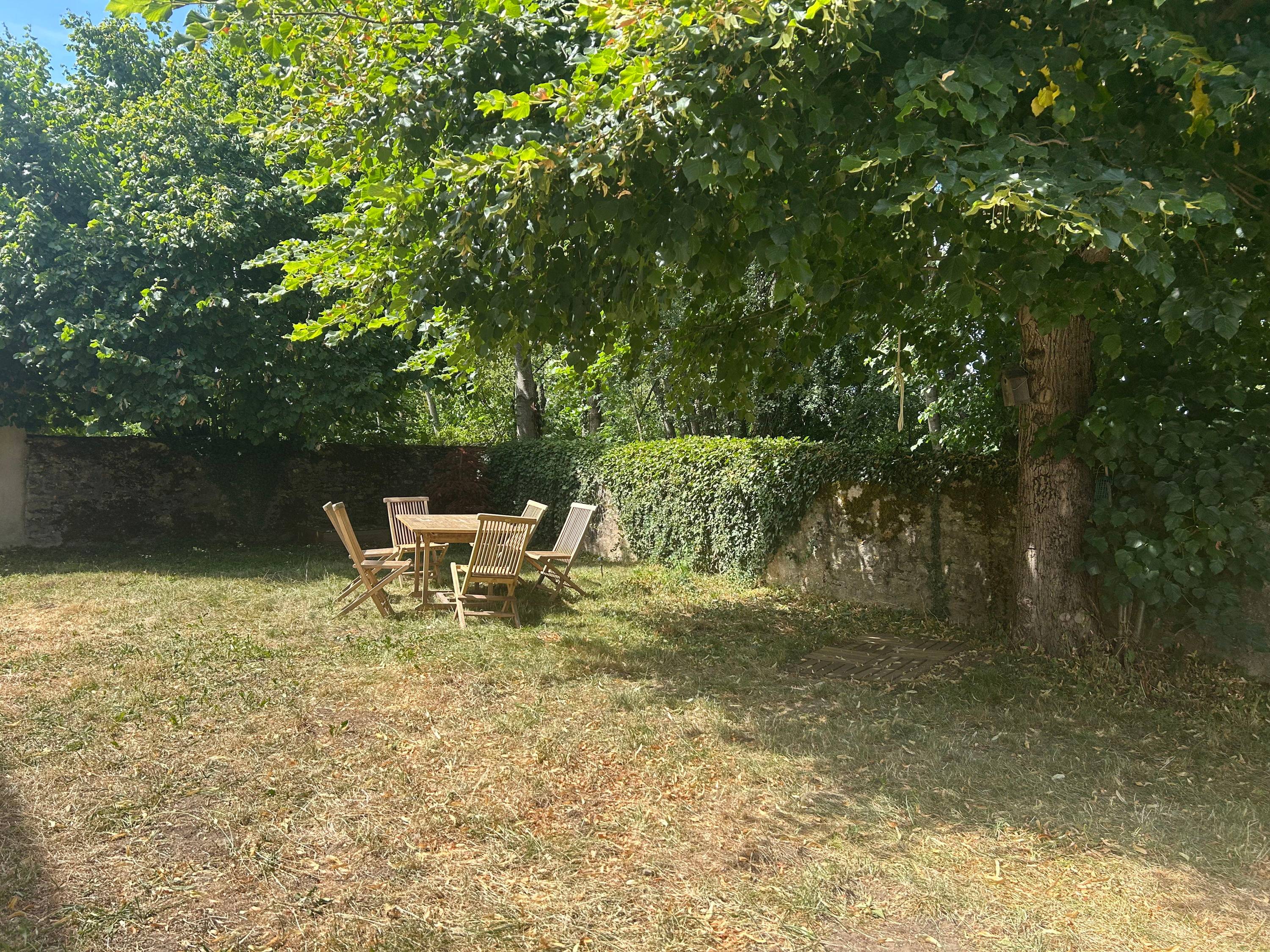 Propose maison en Bourgogne contre garde chat