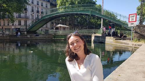 Propose service de jeune fille au pair pour une semaine de juillet