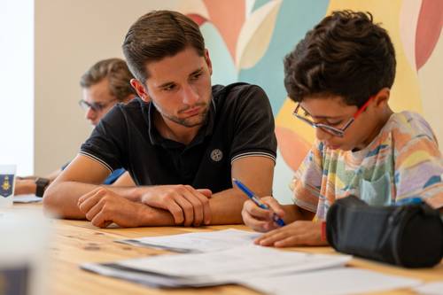 Propose soutien scolaire dans toutes les matières