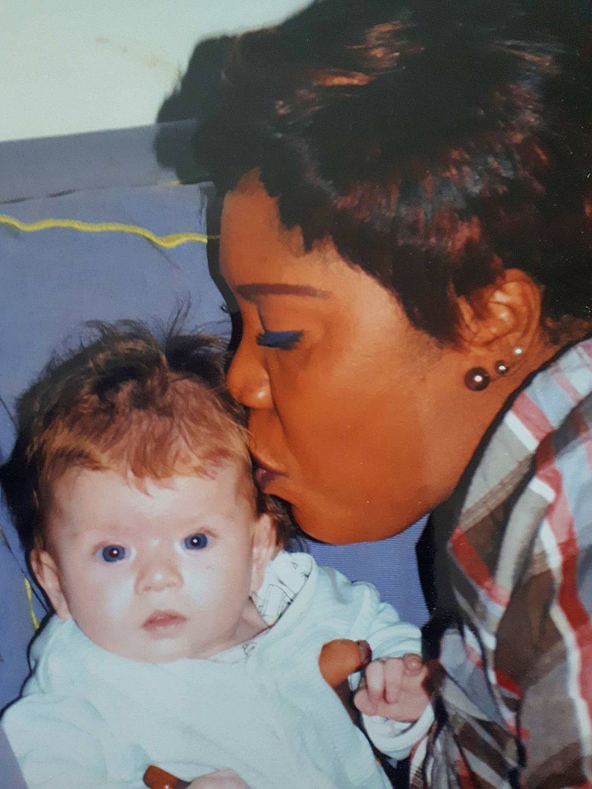 Recommande nounou expérimentée qui cherche bébés à éveiller au monde - Paris RD