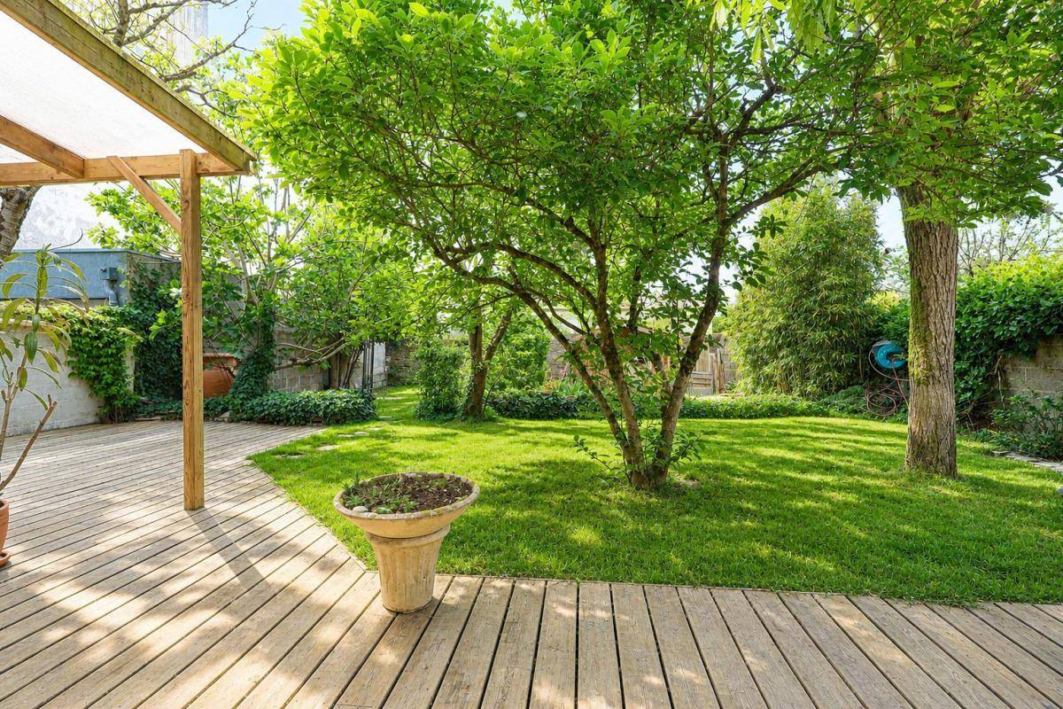 Vends maison - 180 m² - 8 pièces, 6 chambres - Nantes 44200