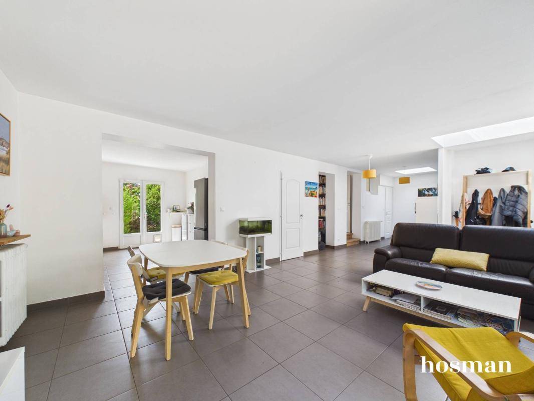 Vends maison - 110 m² - 6 pièces, 4 chambres - Saint-Sébastien-sur-Loire 44230