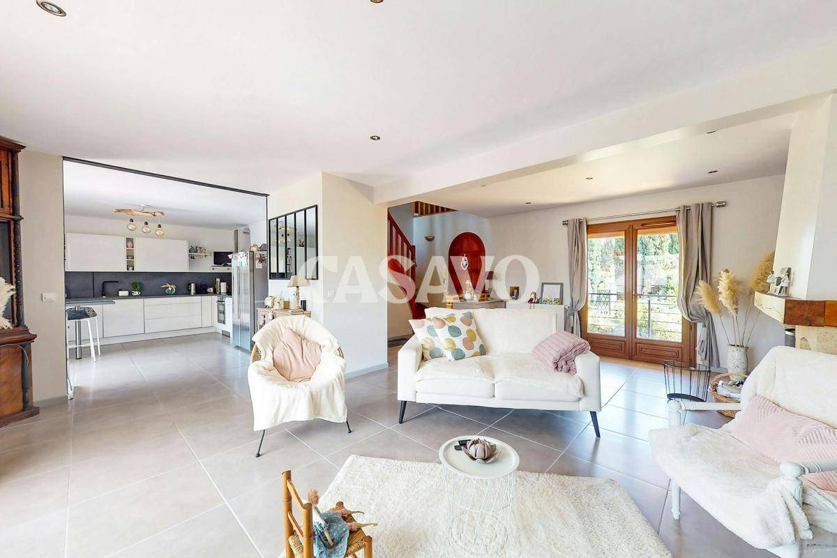 Vends maison - 197 m² - 7 pièces, 5 chambres - La Queue-en-Brie 94510