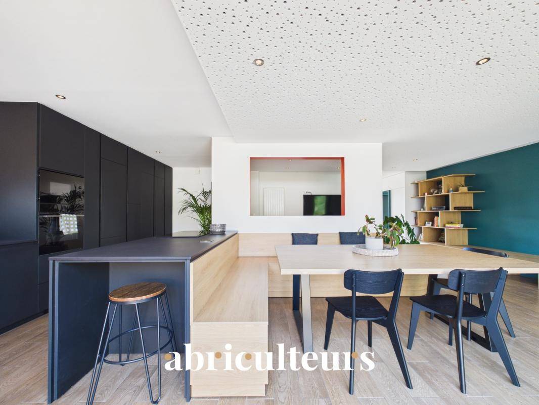 Vends maison ancienne - 220 m² - 7 pièces, 5 chambres - Rezé 44400