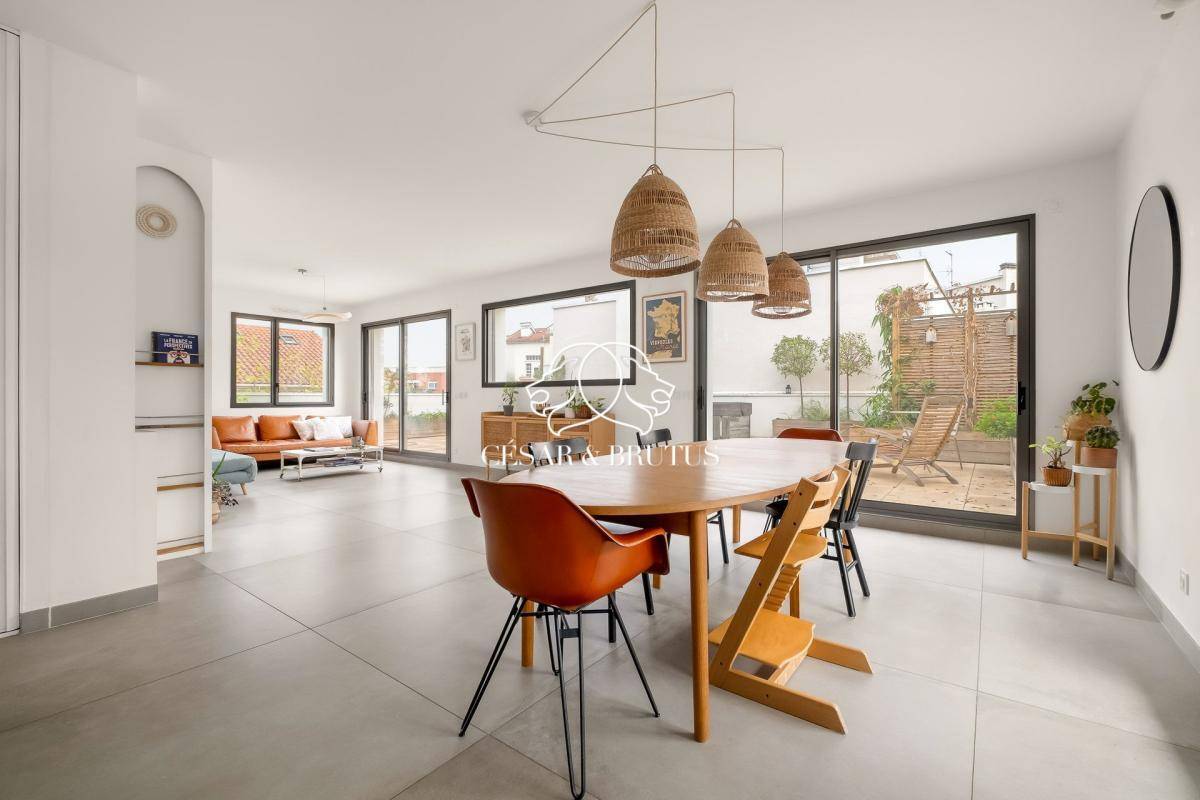 Vends penthouse - 122.4 m² - 5 pièces, 4 chambres - Villeurbanne 69100