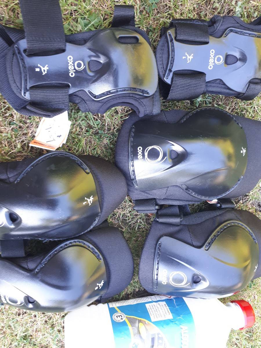Rollerblades Taille 40,5 + Set Protections (Genoux, Coudes, Mains) – Femme