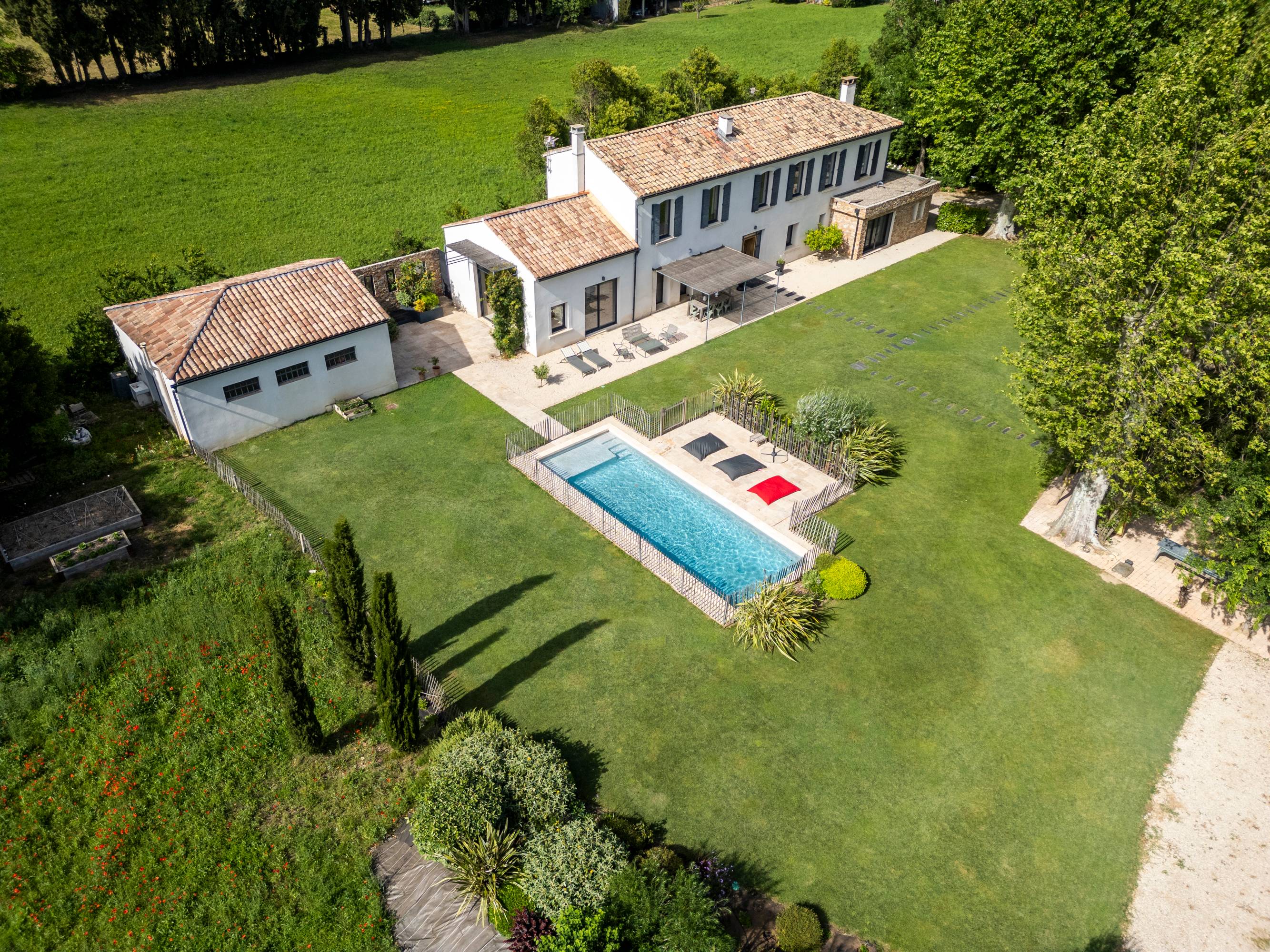 Loue maison provençale d’exception avec piscine à 10 minutes d’Avignon - 4 chambres, 8 couchages