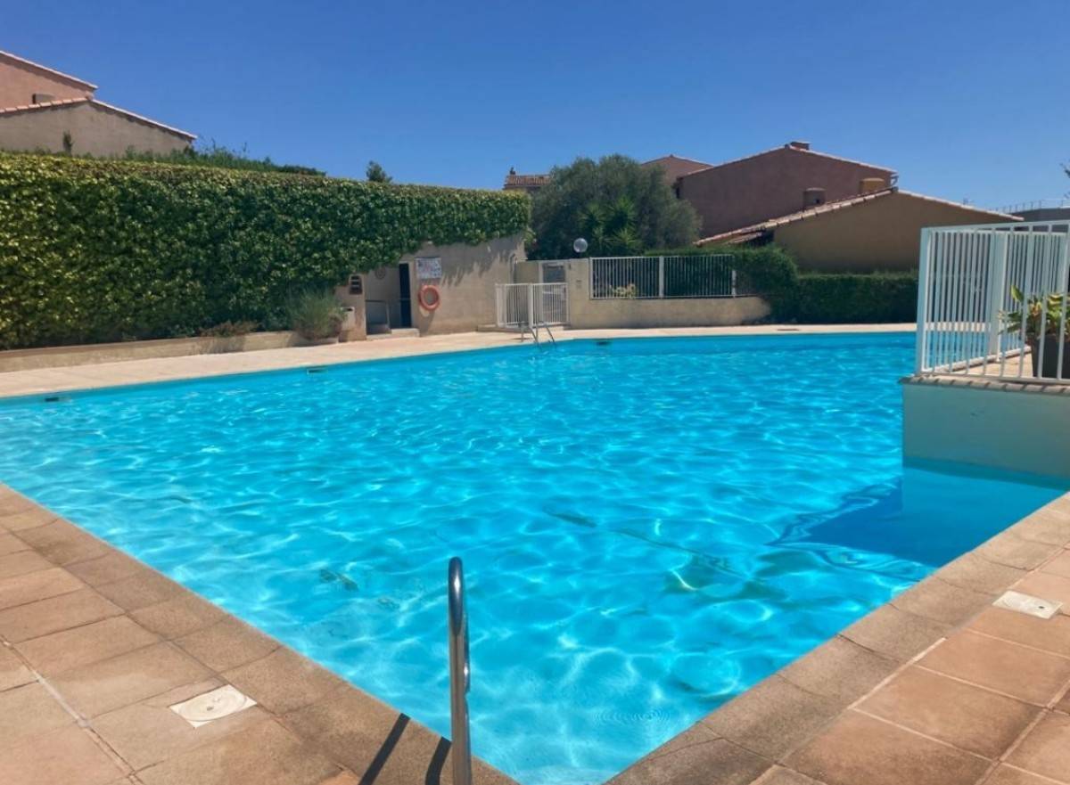 Loue Mas provençal avec piscine dans le Golfe de St-Tropez - 2 chambres · 5 couchages