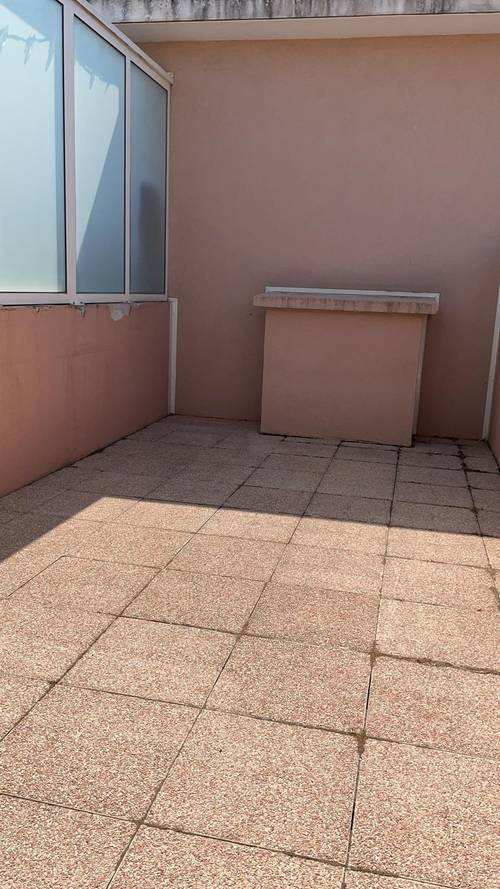 Loue T2 Aix en Provence (13) avec terrasse, cave et garage - 35m²