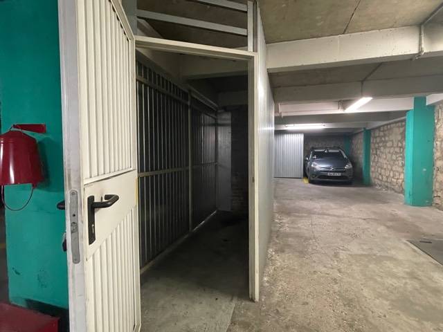 VENDS BOX MOTO - Quartier Alesia Plantes 14ème Paris