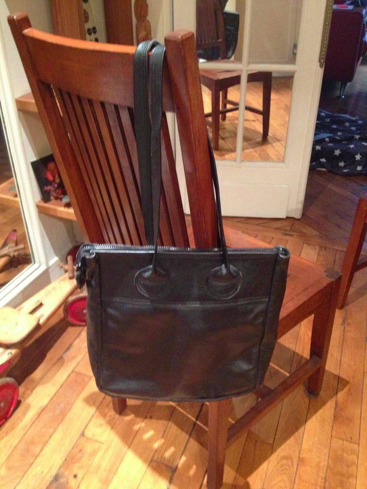 Sac Quemener Guillou Plozevet en cuir noir