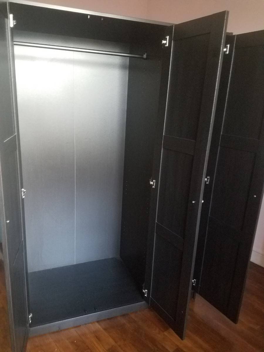 Rakkestad Ikea Armoire 3 portes, brun noir, 117x176 cm sur Gens de