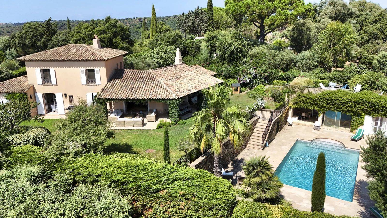 Loue Ramatuelle : villa provençale refaite à neuf par architecte - 5 chambres, 10 couchages