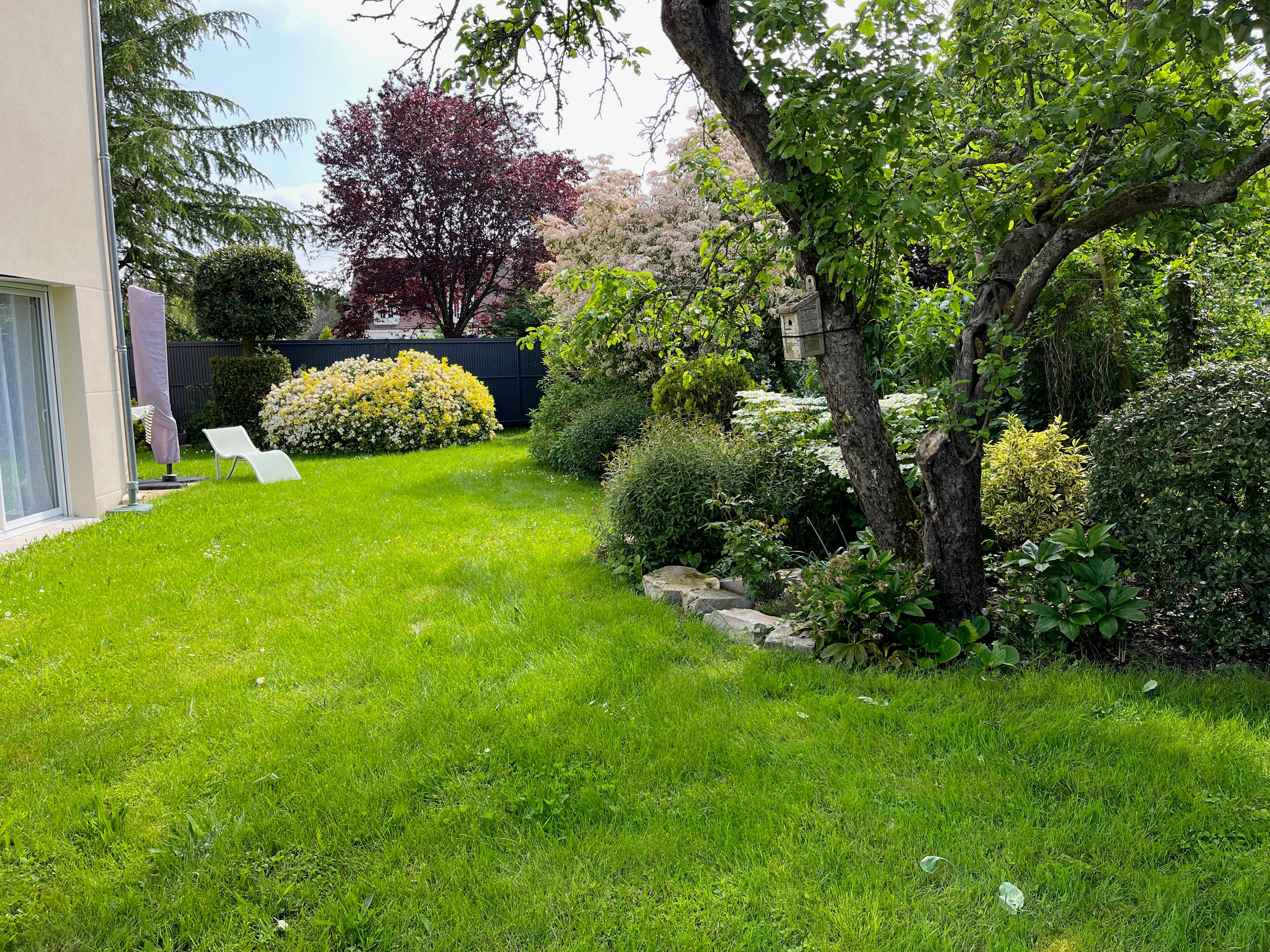 Maison de 2019 en parfait état avec très joli jardin
