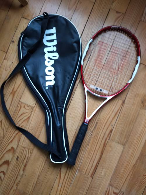 Raquette de tennis Wilson avec sa housse (+1 balle offerte)