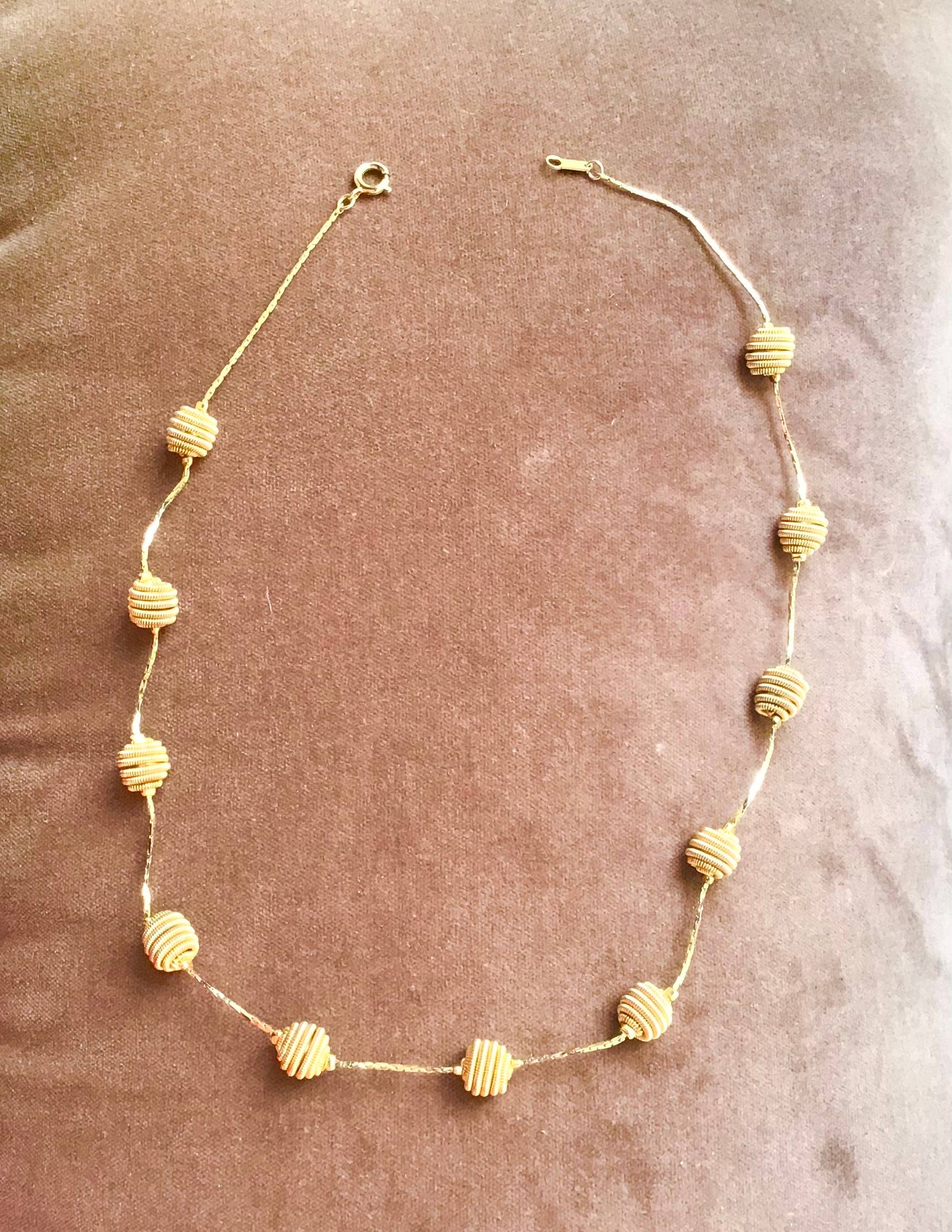 Ravissant collier doré ras de cou / Excellent état