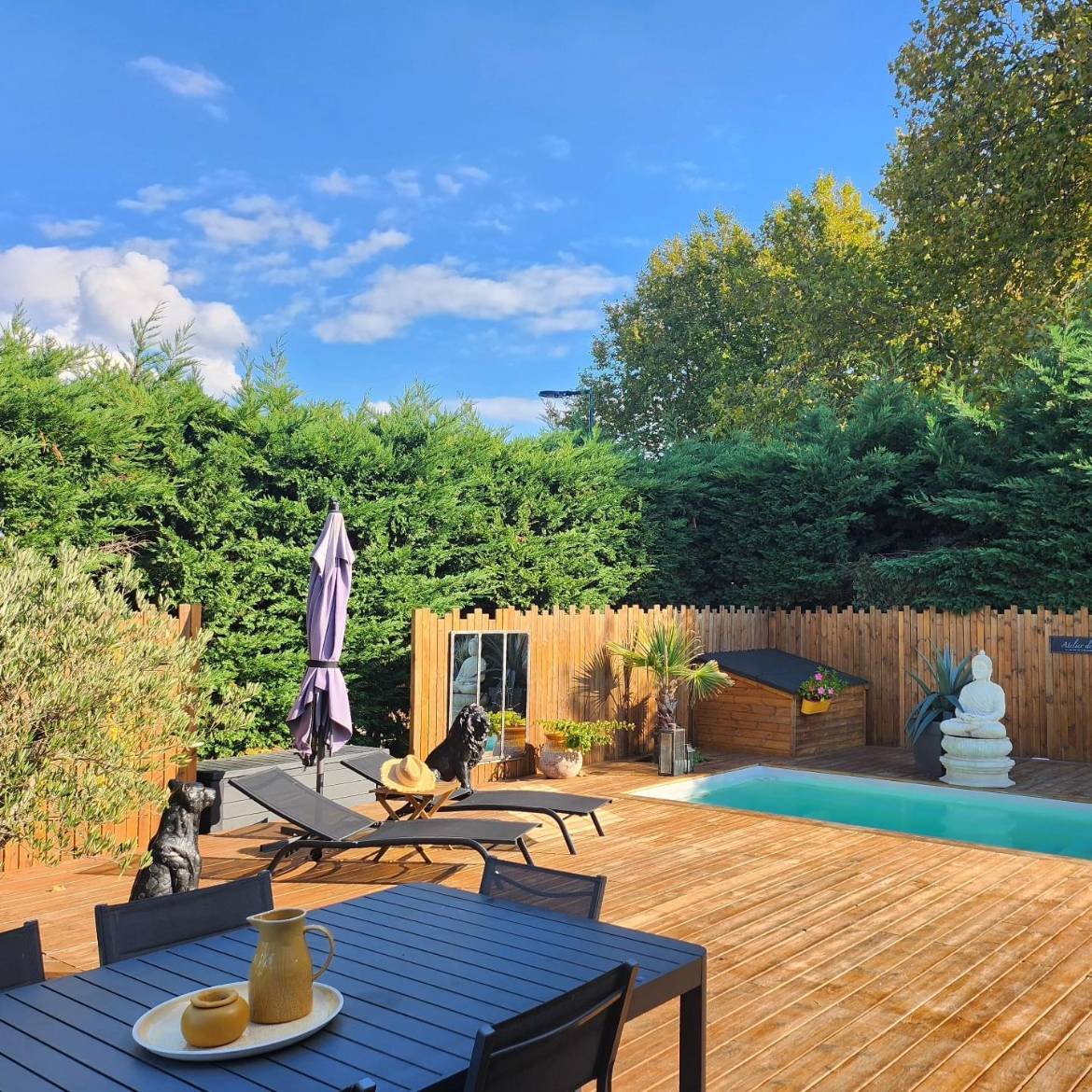 Vends Maison 2 Chambres - Piscine - 520m² Terrain - Proche Commerces École - La Teste-de-Buch (33)