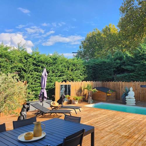 Vends Maison 2 Chambres - Piscine - 520m² Terrain - Proche Commerces École - La Teste-de-Buch (33)