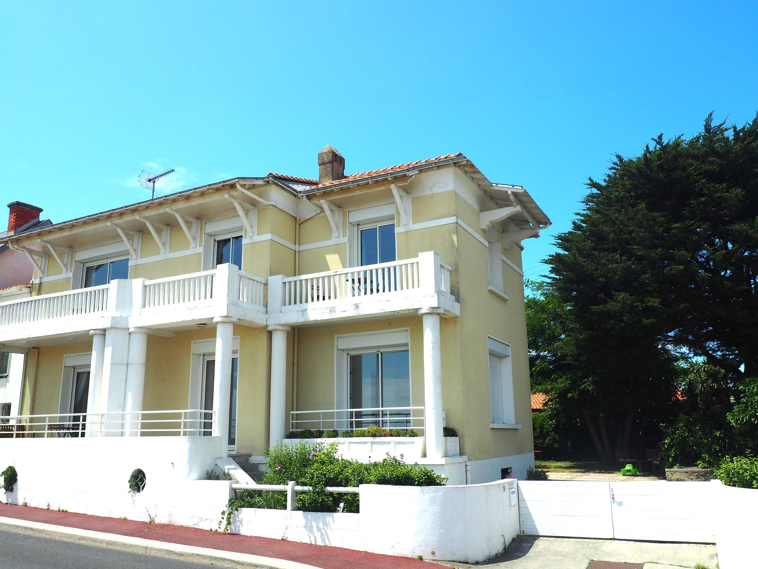 Loue villa face mer - vue exceptionnelle - plage en contrebas - 15 couchages
