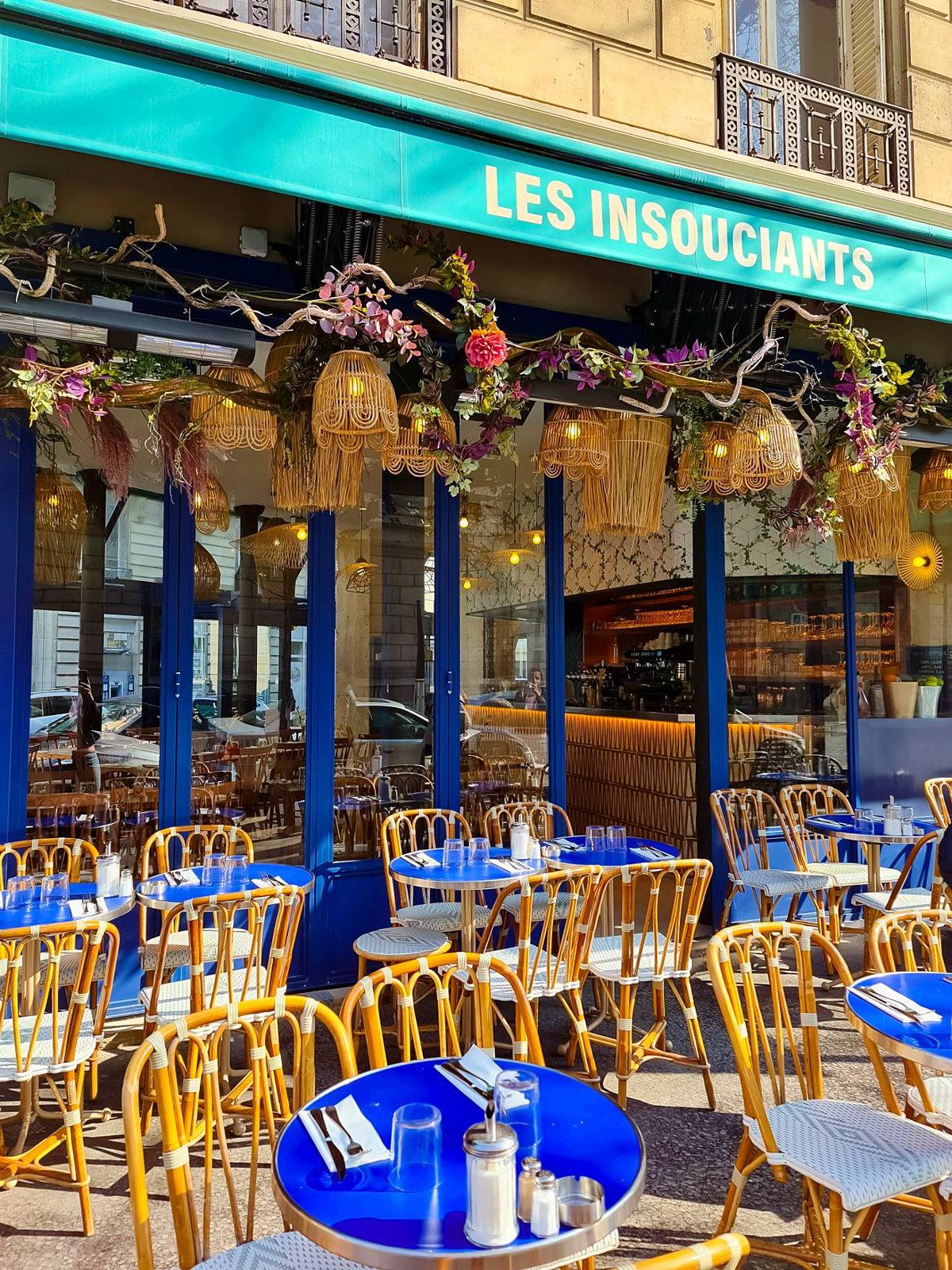 Recrute serveur temps plein débutant ou expérimenté