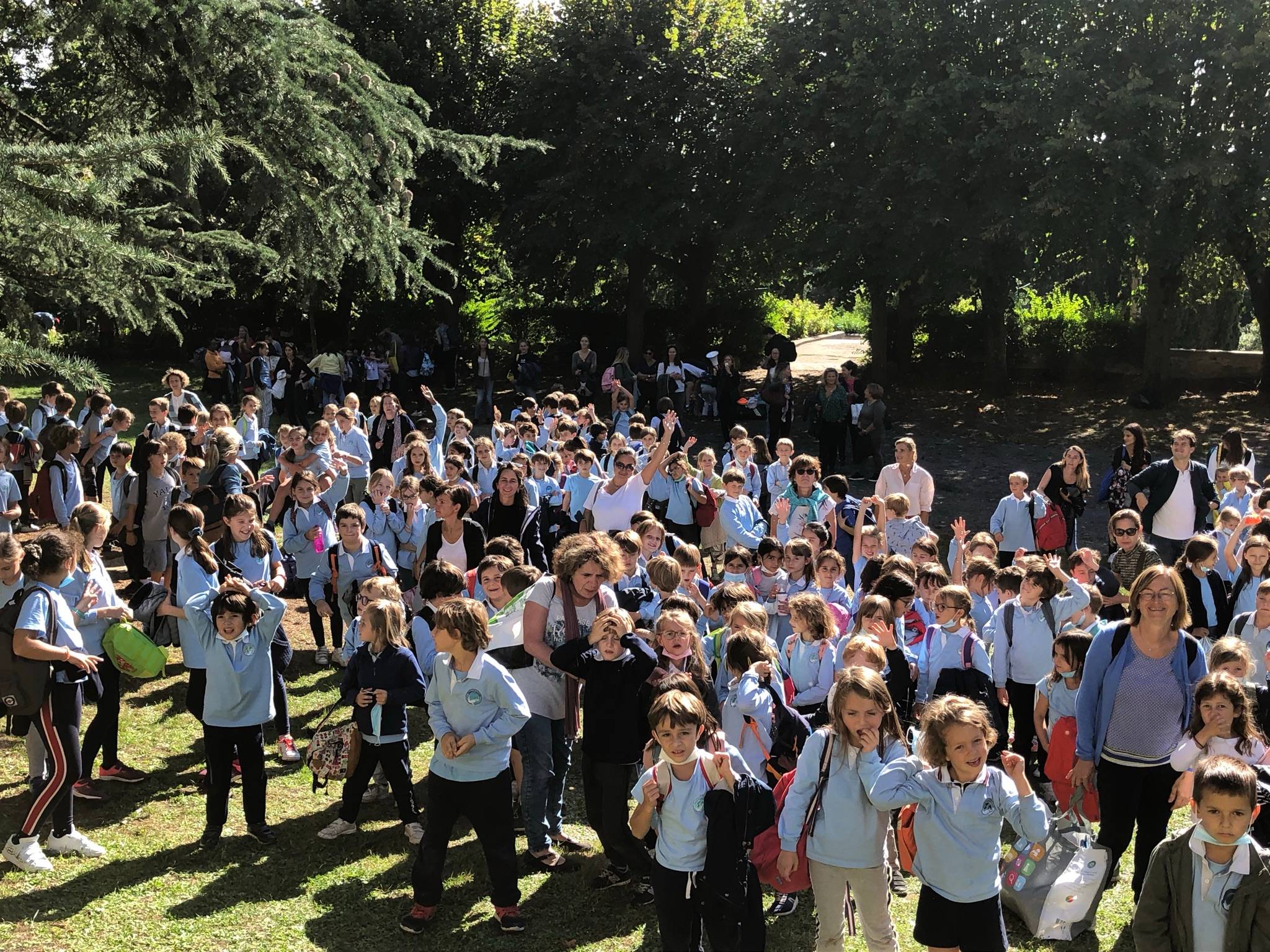 Urgent Recrute Surveillant De Cantine Paris 17e On Gens De Confiance Urgent Recrute Surveillant De Cantine Paris 17e On Gens De Confiance