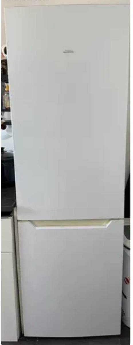 Réfrigérateur blanc avec congélateur