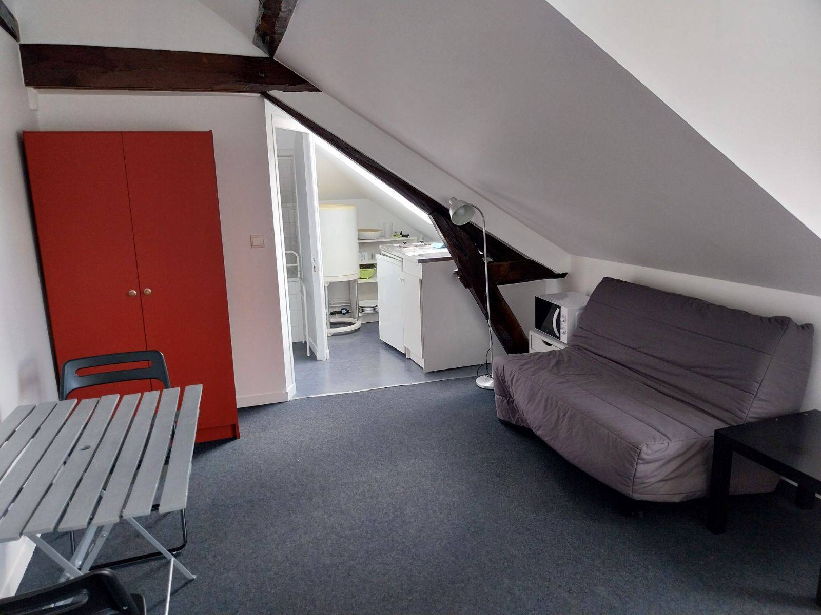 Loue Reims Centre Ville meublée pour étudiant - 16m²