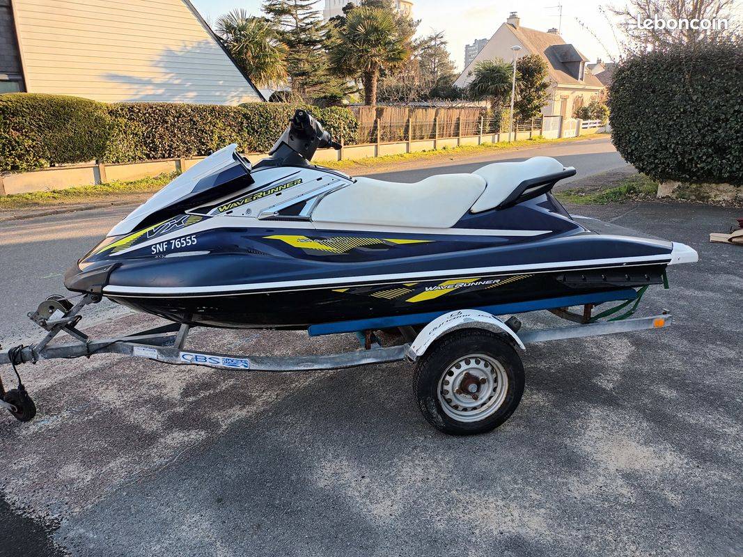 Jet ski avec remorque