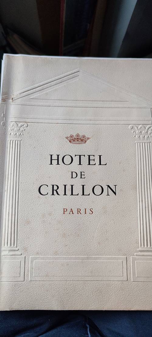 Vends revue de présentation de l’Hôtel de Crillon