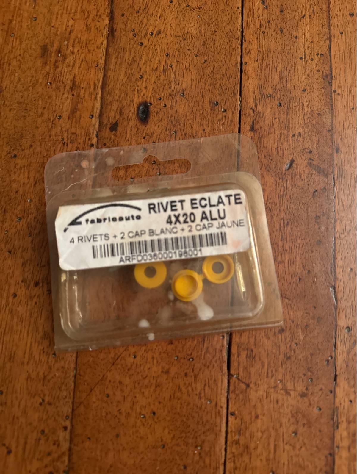 4 rivets éclatés pour fixer plaques d’immatriculation 4x20 mm avec 2 caches blancs et 2 jaunes