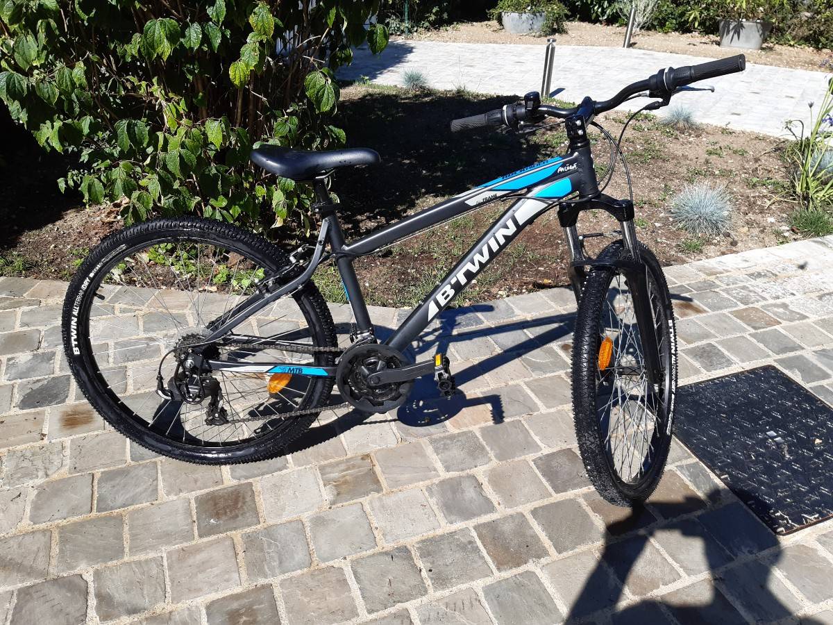 between rockrider 340