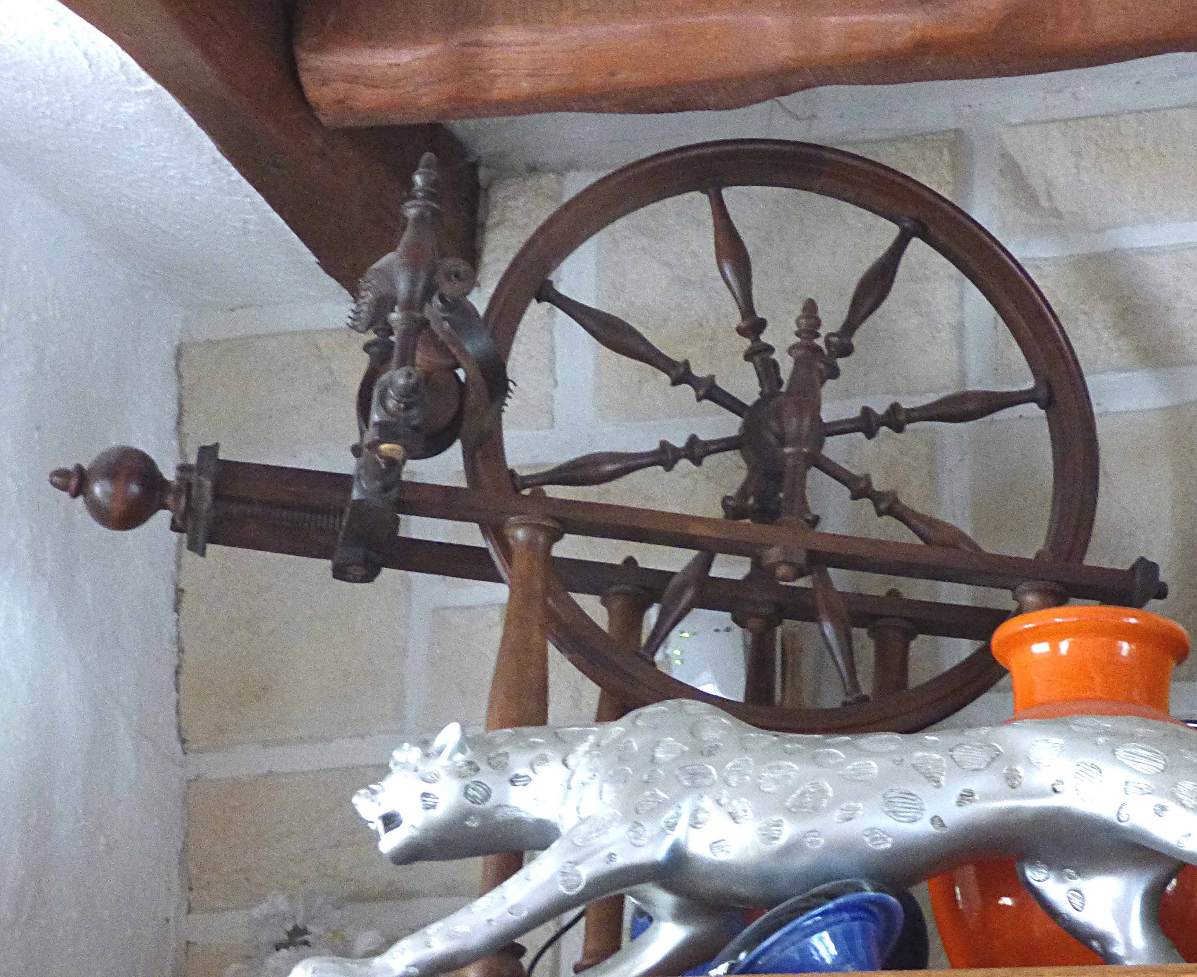 Rouet bois XIXème état de marche déco vintage pour filer la laine