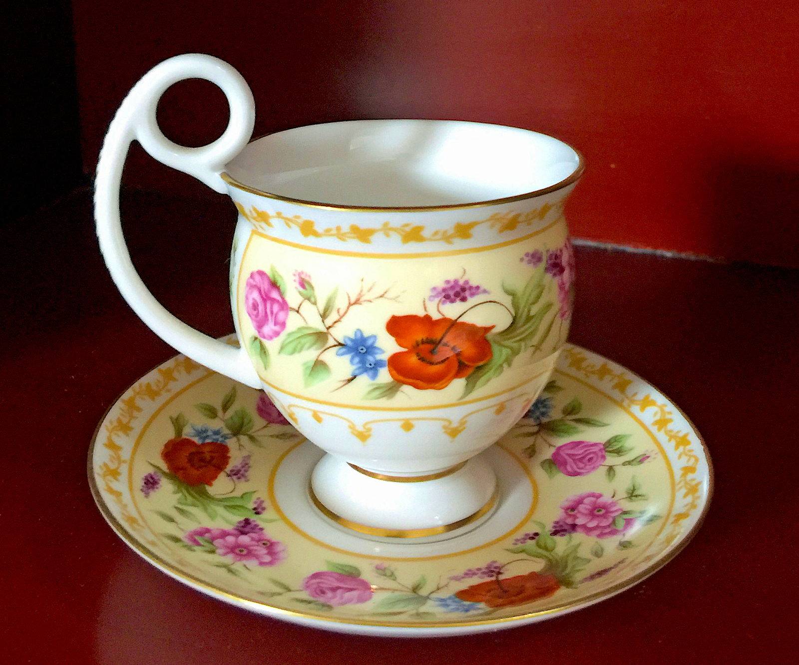 Tasse à café Royal Worcester collection cabinet flowers vintage