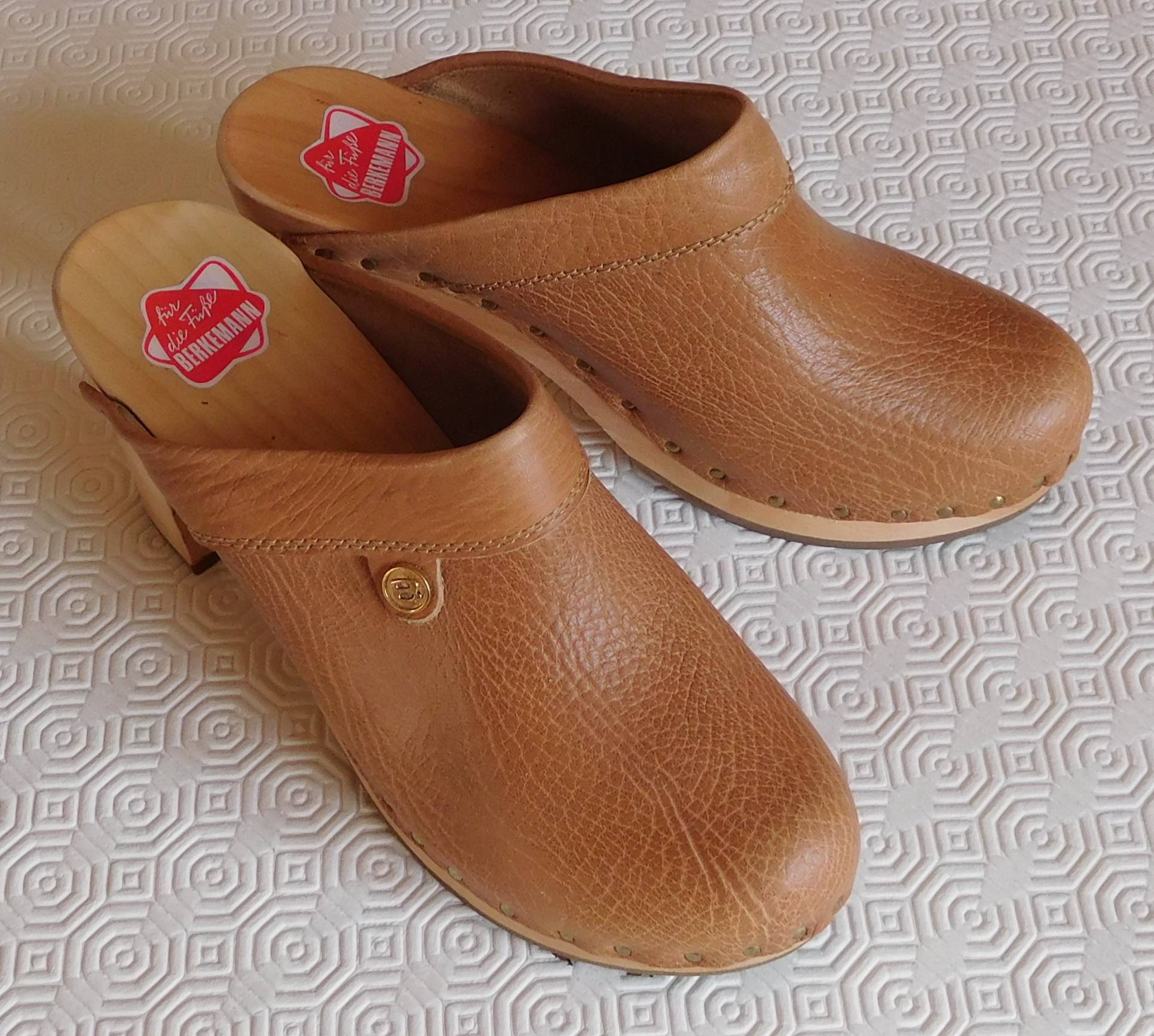 Sabots avec clous (tabac) - pointure 38