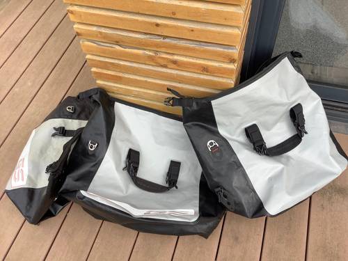 Sacoches intérieurs pour top case alu pour GS