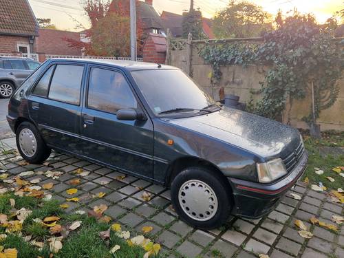 205 Sacré Numéro 1996 - 103000kms