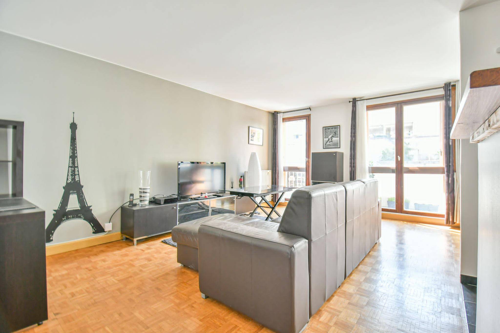 Saint Cloud Vends grand studio esprit loft + de 38 mètres carrés sur