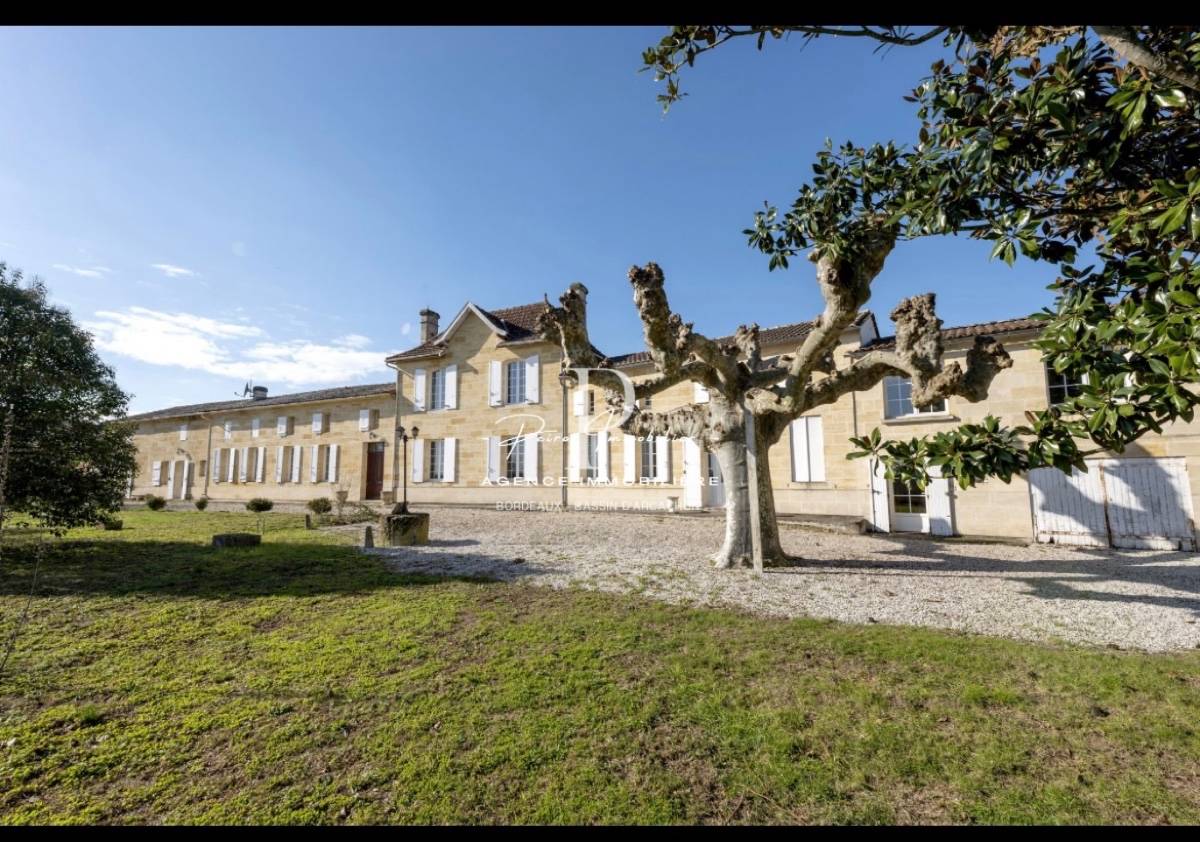 Vends maison 500m² Saint-Émilion - Domaine viticole de 10,78 ha Saint-Emilion Grand Cru et Lalande de Pomerol