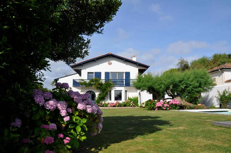 Loue Saintjean de Luz, Sainte Barbe, villa standing 5* + piscine 9
