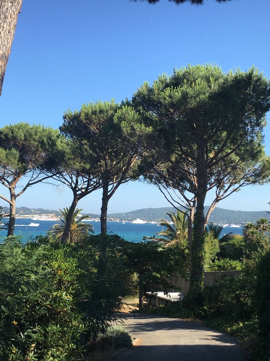 Loue gîte de 65m² avec jardin et piscine face à Saint-Tropez - 4 couchages