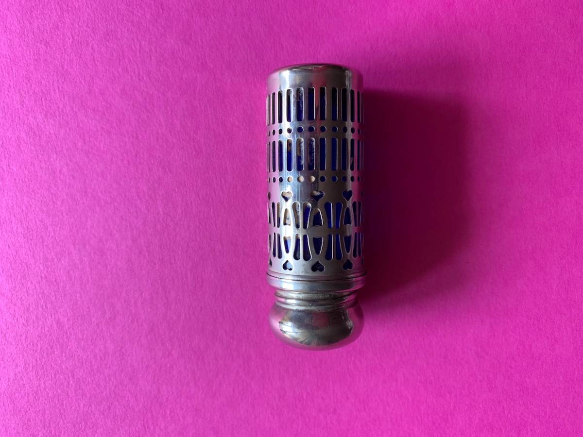 Salière de famille argentée bleue