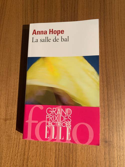 Propose livre : Anna Hope « La salle de bal »