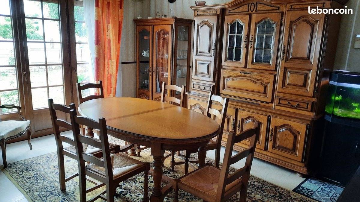 Salle à manger complète ANTONIO avec table 190 cm et vitrine avec led